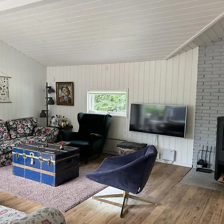 Holiday home Elnur - From The Sea By Interhome *